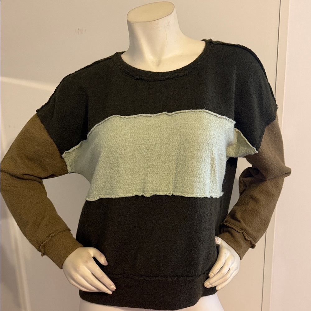 Women’s Green and Tan Sweater with Heart Patches